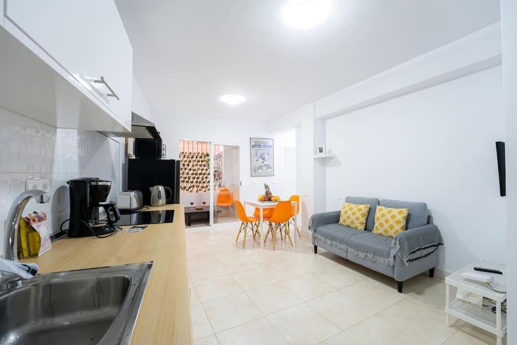 Canasteros Apartments ! Малага Экстерьер фото